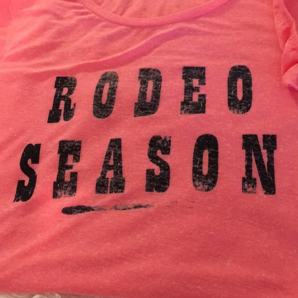 NWT ONLY Brand T-Shirt Rodeo Season Coral Med - Picture 2 of 6